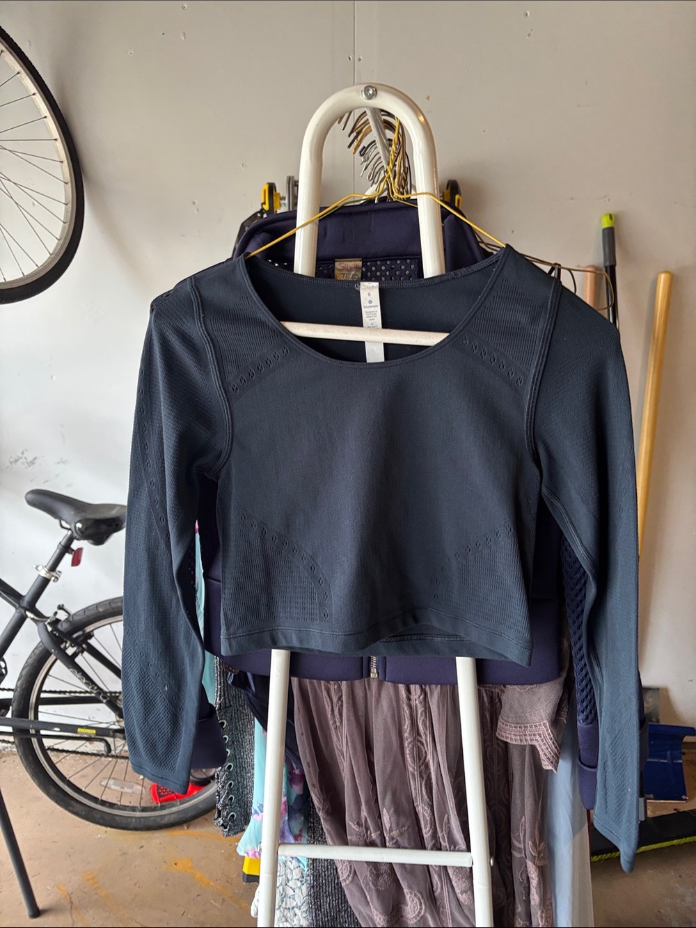 Lululemon long sleeve reveal crop top